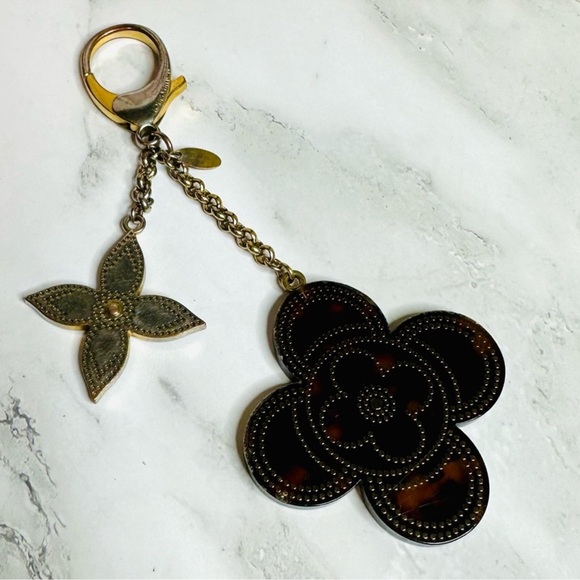 Louis Vuitton Stipply Flower Gold Brass & Tortoise Acetate Bag Charm, EUC - Picture 11 of 16